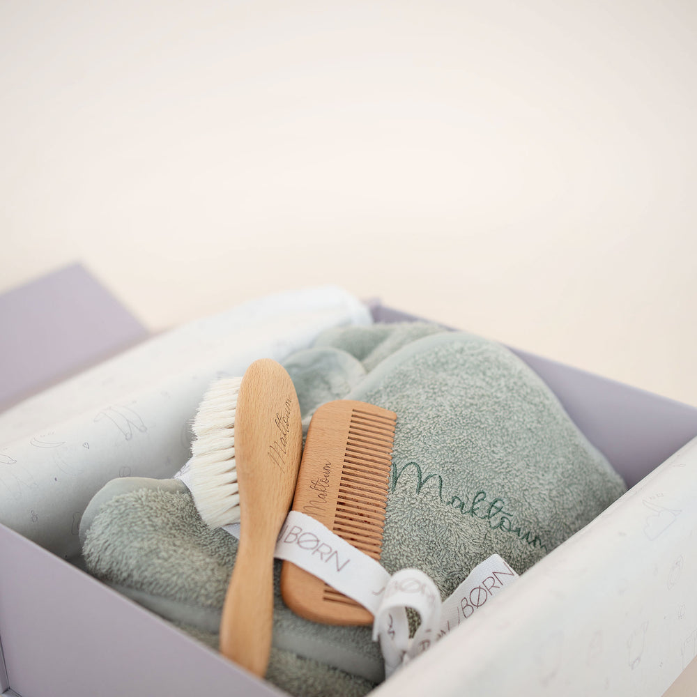 JBØRN Baby Gift Set | Organic Cotton Towel & Hair Brush Set - Personalisable Baby Products Sold and Personalised by JustBørn