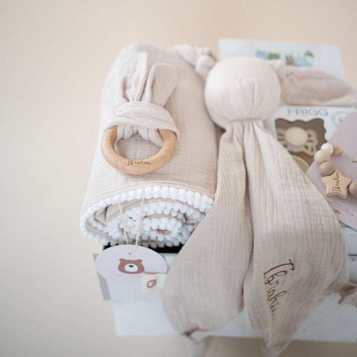 JBØRN Luxury Newborn Muslin Gift Set - Personalisable Baby Products Sold and Personalised by JustBørn