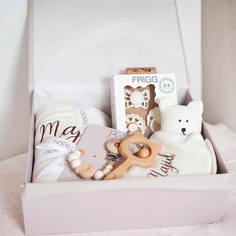 JBØRN x FRIGG Luxury Newborn Gift Box Bundle - Personalisable Baby Products Sold and Personalised by JustBørn