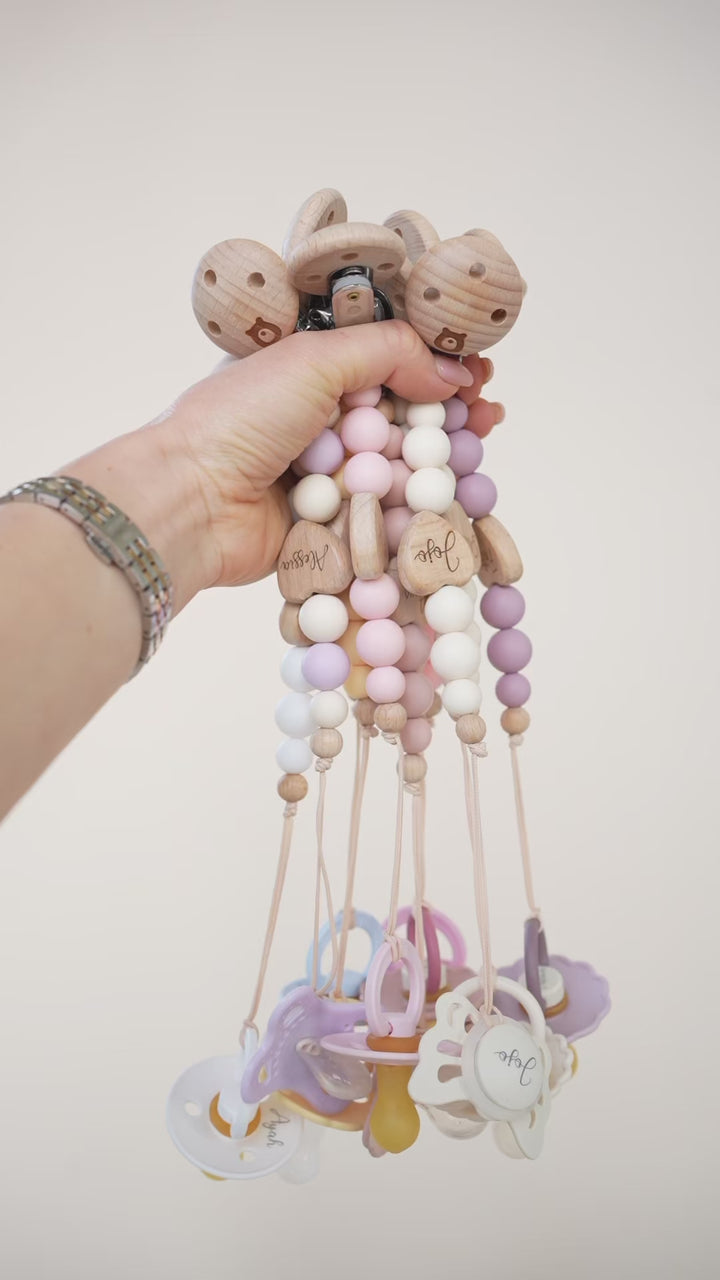 JBØRN Love Heart Pacifier Clip